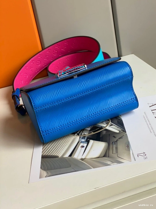 WIS VUITTON TWIST PM LOUIS 0308